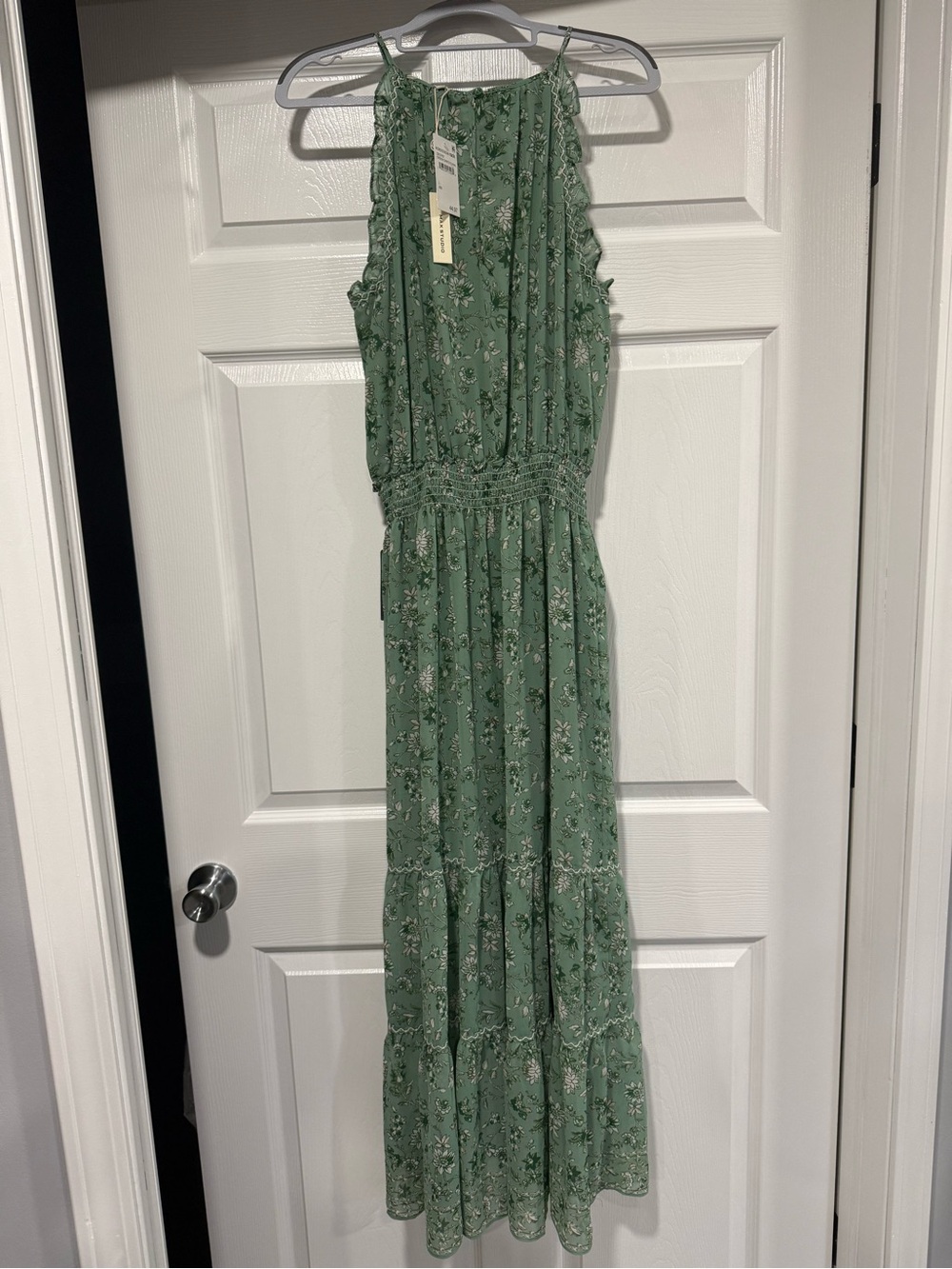 Max Studio women’s Sleeveless Green Floral Maxi Dress - Picture 2 of 5